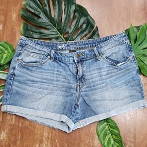 Mossimo Supply Co. Shorts - Jean Shorts Mossimo Supply Co. Shorts - Jean Shorts